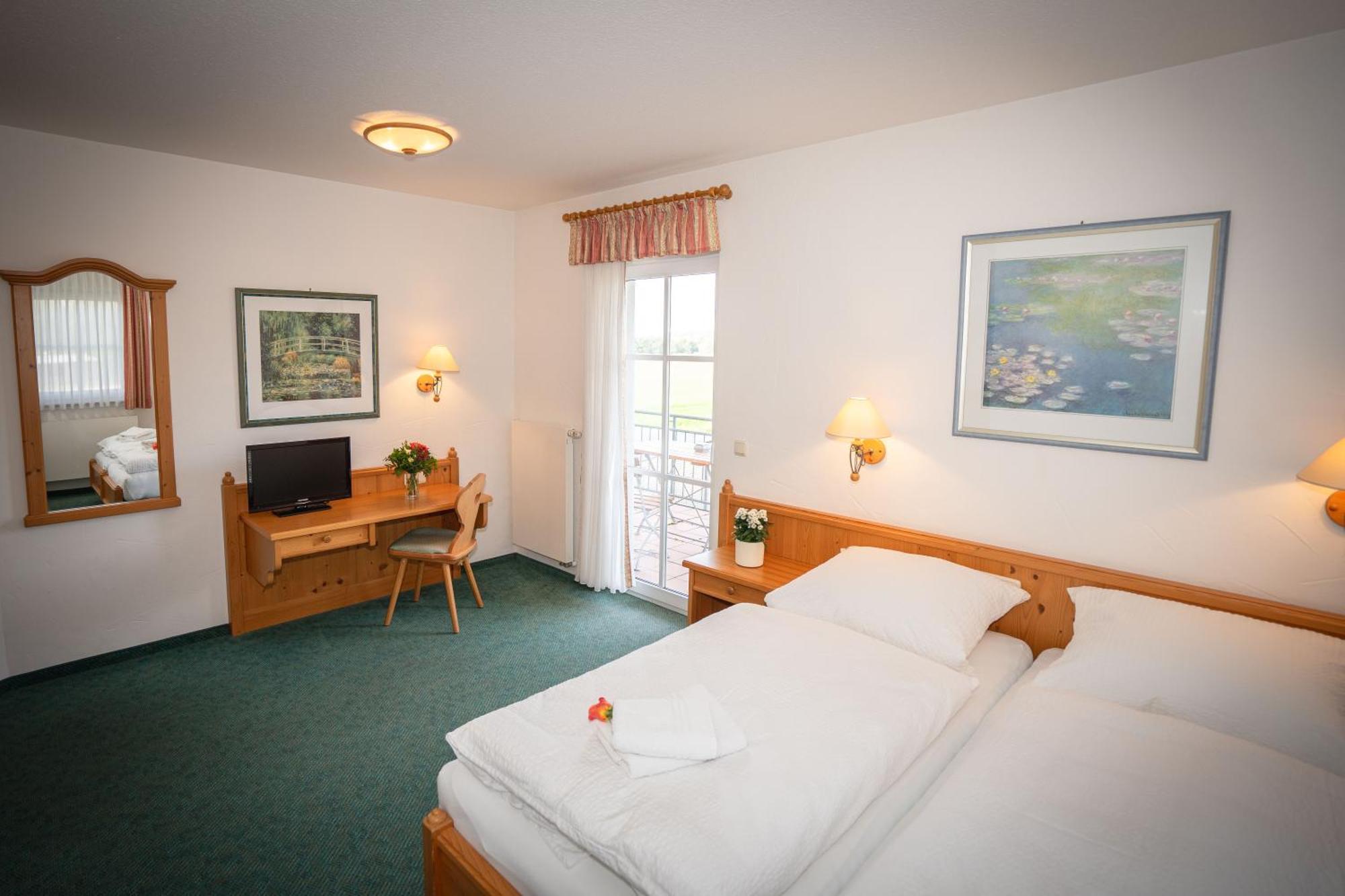 Hotel Reich Am Schnackensee グンツェンハウゼン エクステリア 写真